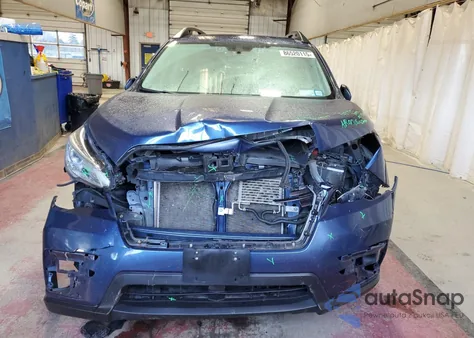 2021 Subaru Ascent Premium из США, поврежденный, VIN 4S4WMAFD6M3461735